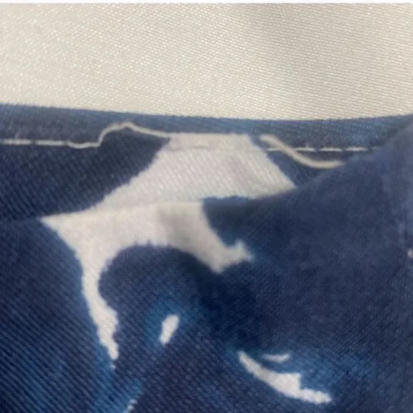 Margaret M Slimming Navy Blue & White Floral Shorts Women Size XS - Picture 8 of 10